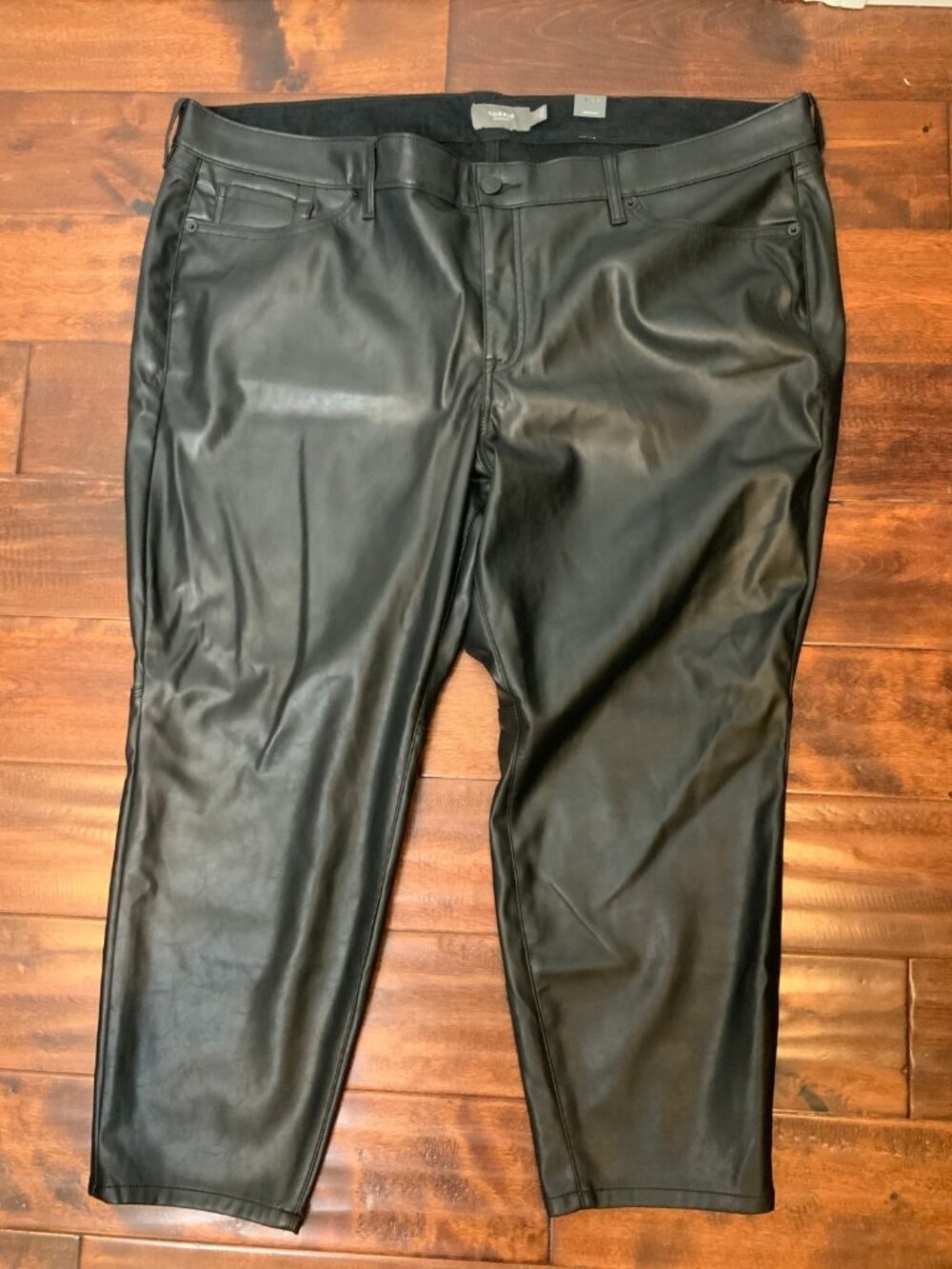 Torrid Black Vegan Leather Ankle Crop Pants NWT, Size 24W
